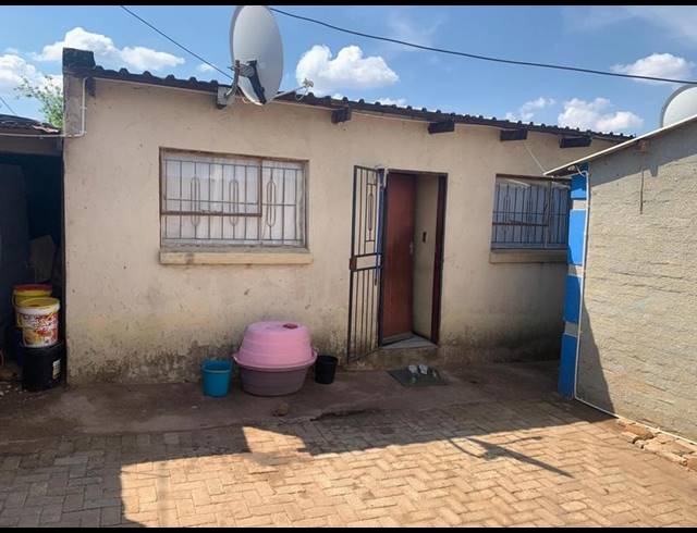 9 BEDROOM HOUSE FOR SALE IN KAALFONTEIN